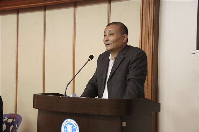 副校长曲建国主持大会